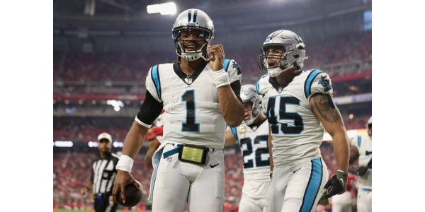 Cam Newton enfile à nouveau le maillot n°1 des Panthers de la Caroline Cam Newton enfile à nouveau le maillot n°1 des Panthers de la Caroline